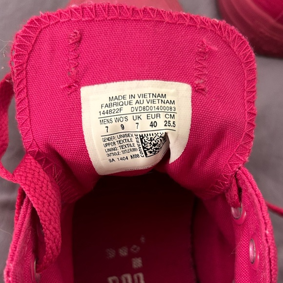 Pink Converse Size 9 - Picture 2 of 2